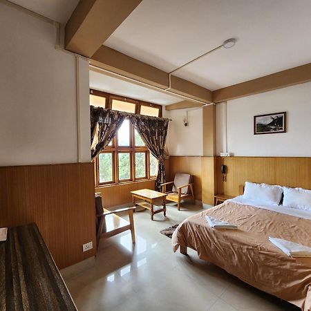 Hotel The Oak Tawang Esterno foto