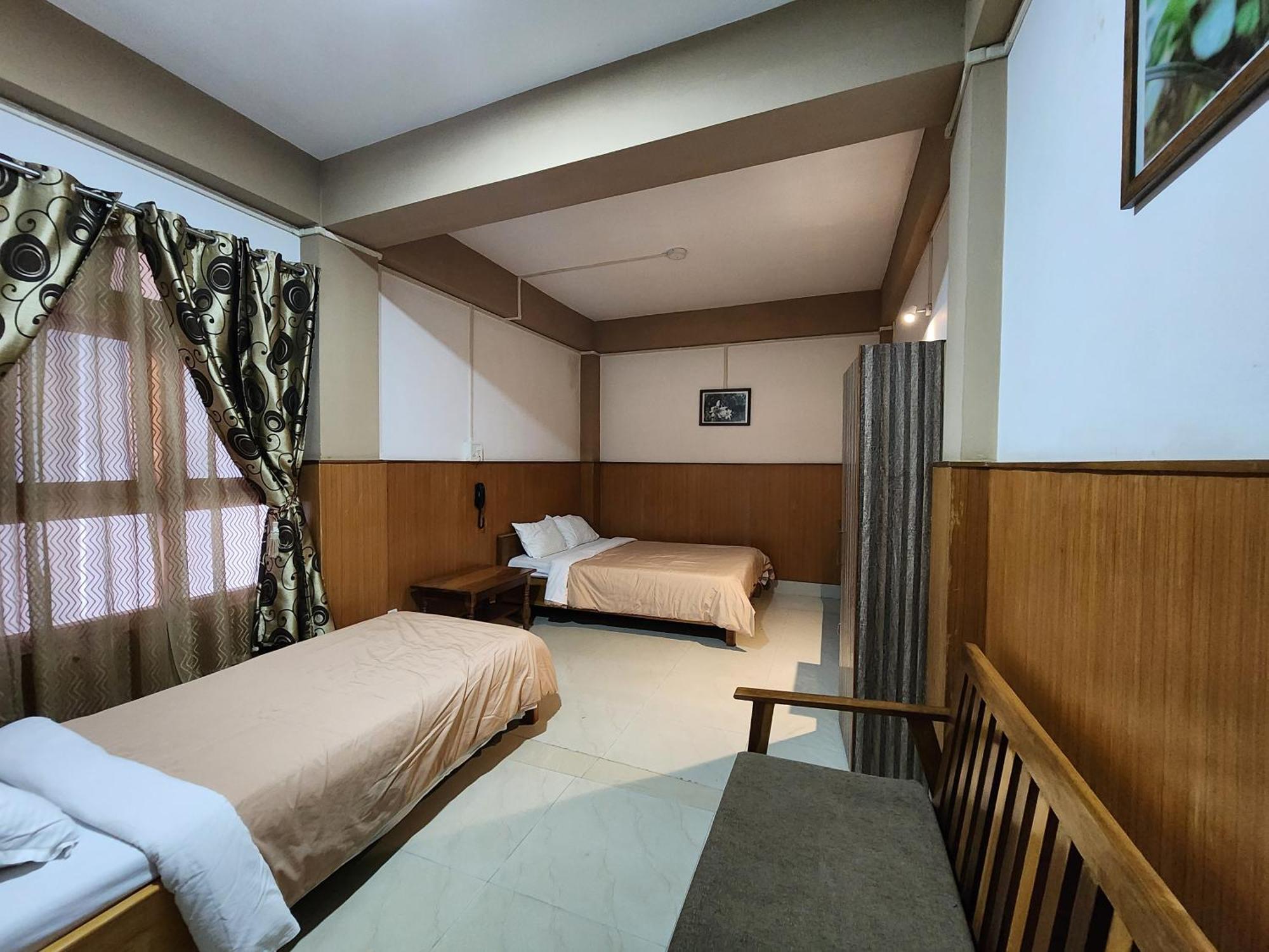 Hotel The Oak Tawang Esterno foto
