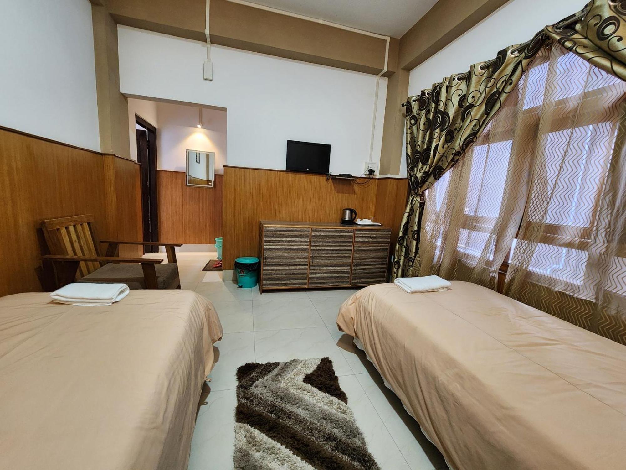 Hotel The Oak Tawang Esterno foto