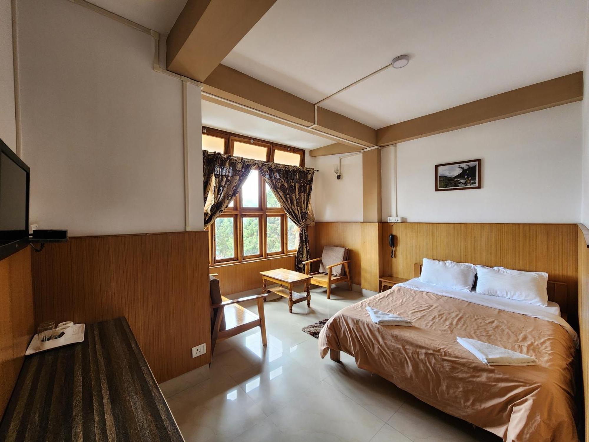 Hotel The Oak Tawang Esterno foto