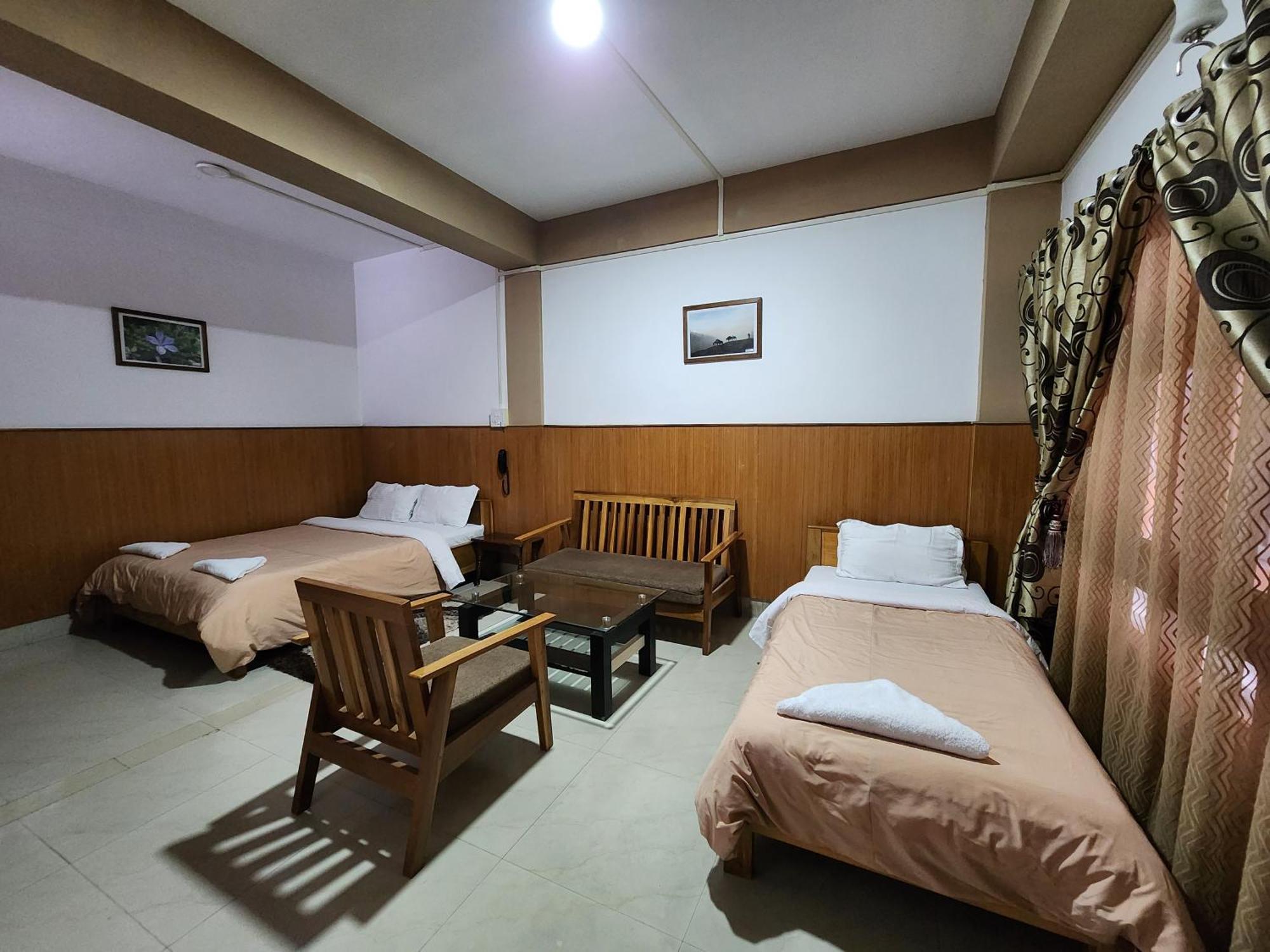 Hotel The Oak Tawang Esterno foto