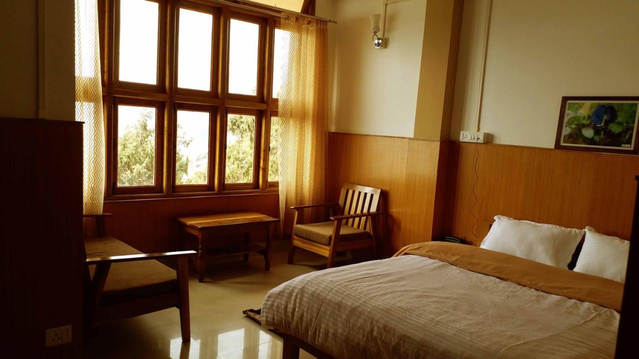 Hotel The Oak Tawang Esterno foto