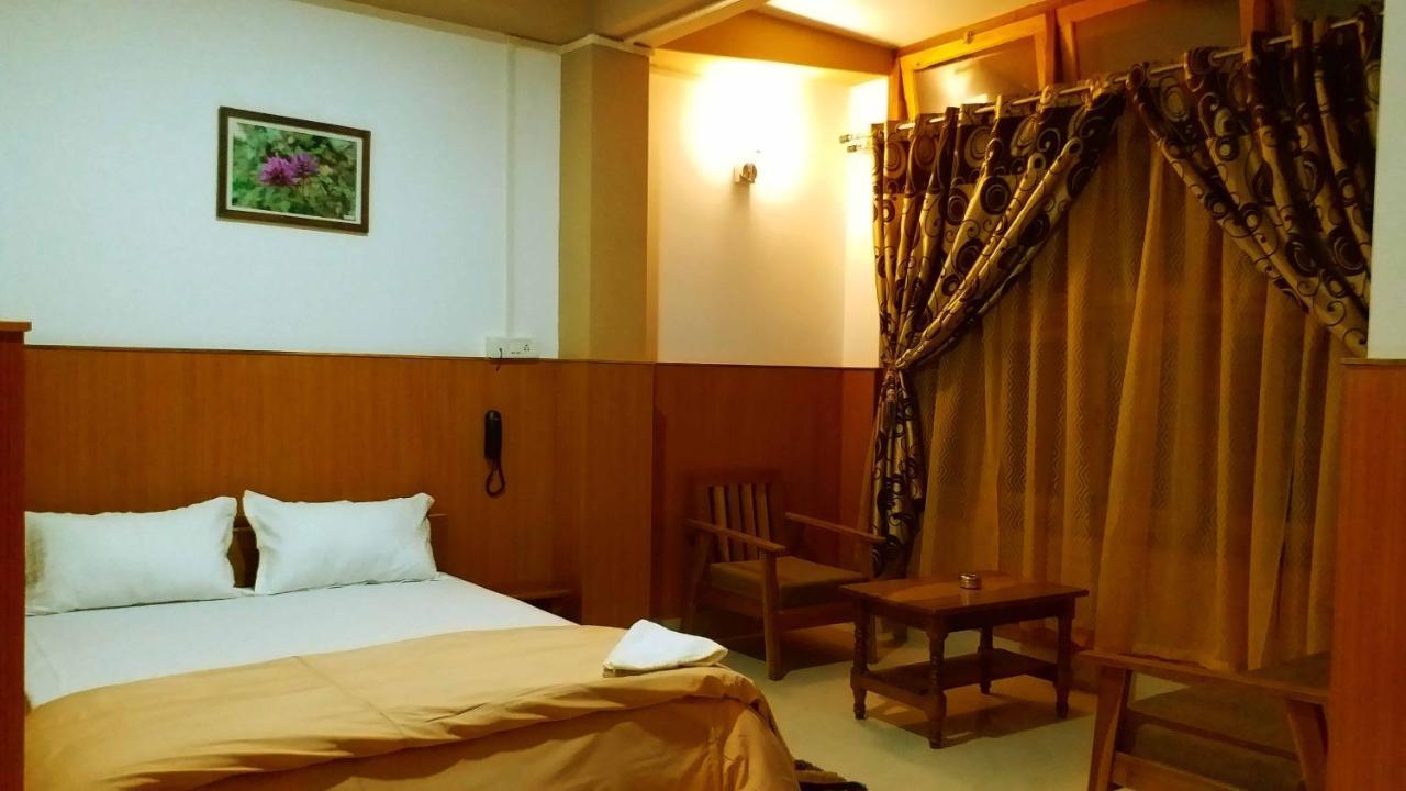 Hotel The Oak Tawang Esterno foto